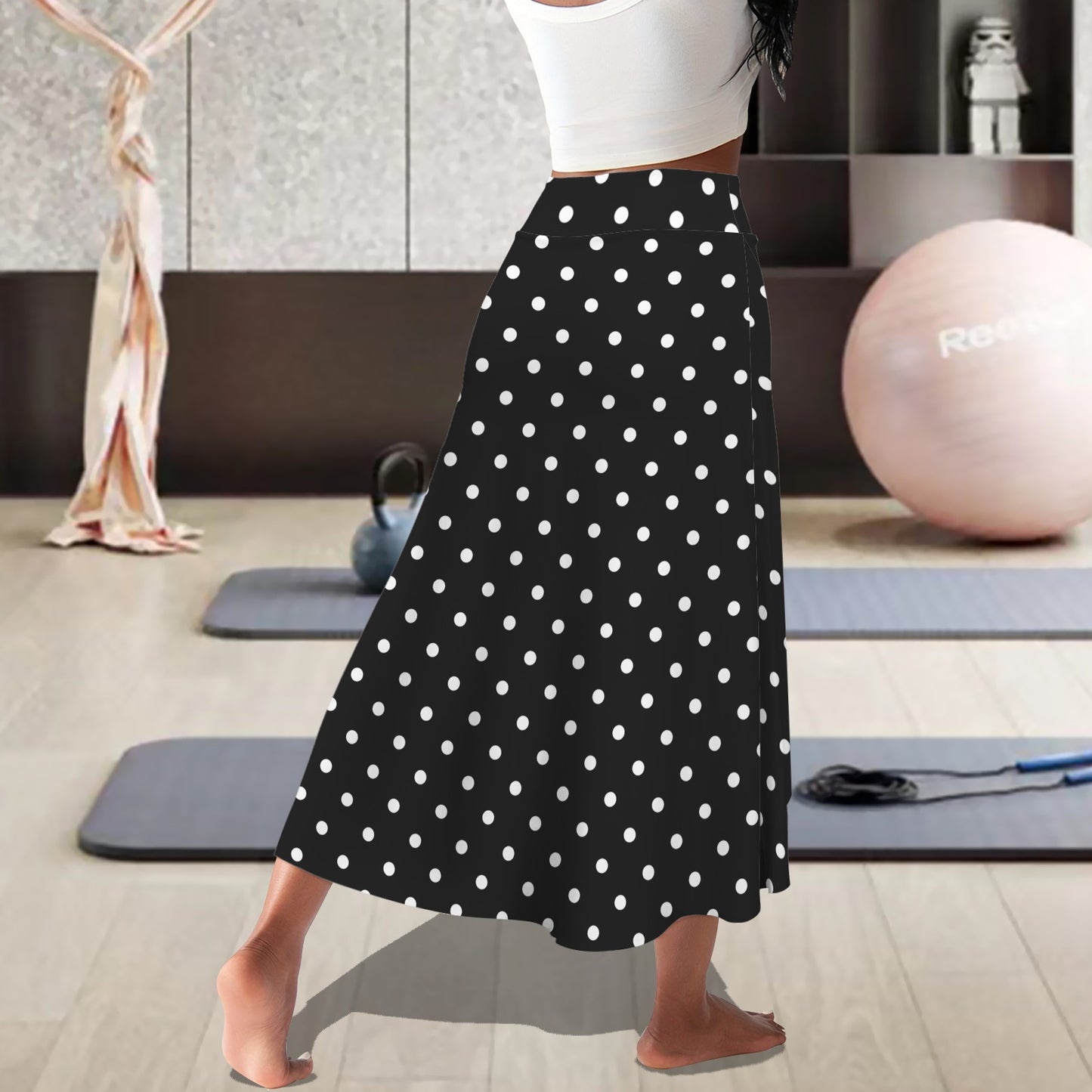 blackwhitedots. midi skort