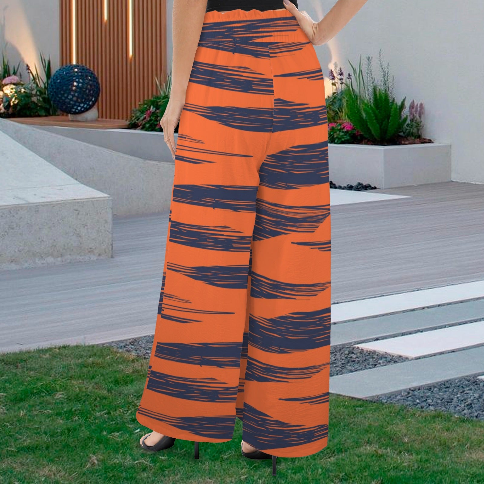 tigger. wide leg